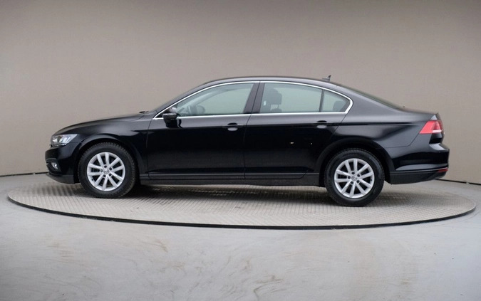 Volkswagen Passat cena 89899 przebieg: 73953, rok produkcji 2019 z Warszawa małe 191